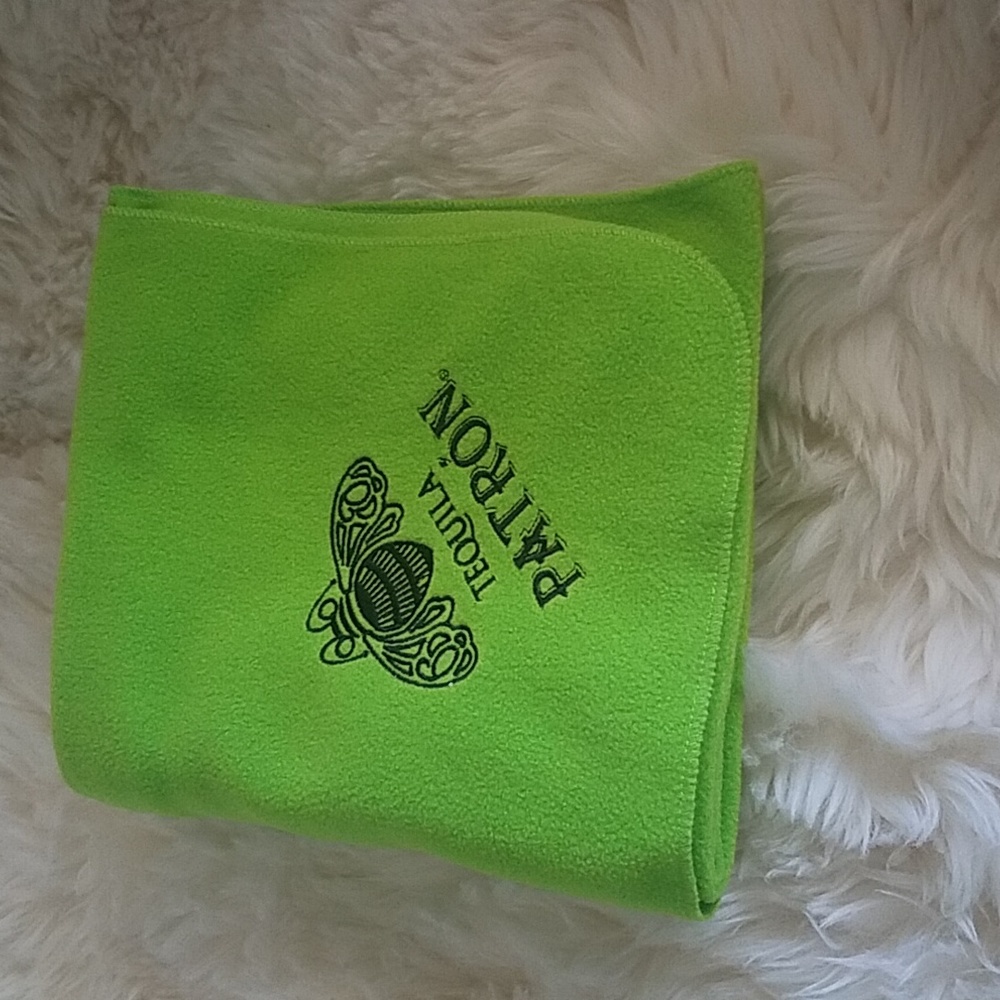 NWOT Patron Tequila Fleece Blanket Lime Green Rare